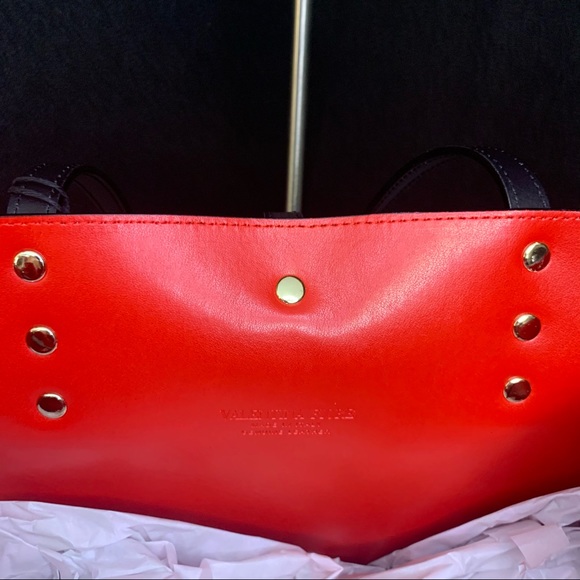 Valentina Fiore Italian Leather Tote - Picture 12 of 16